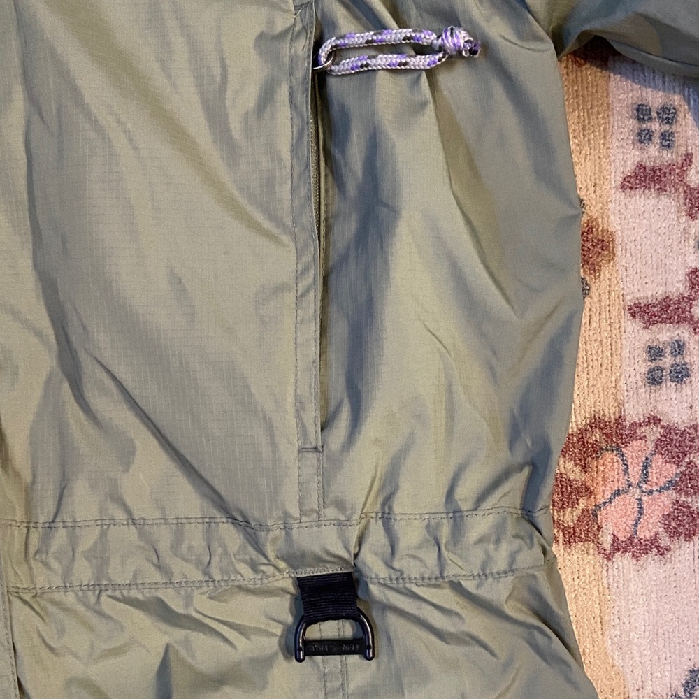 L.L. Bean Women's Green Ski Jacket - Picture 3 of 7